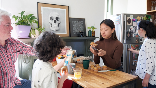  Ahead of new social media restrictions, we asked #chatsafe experts how to stay safe and connected online 